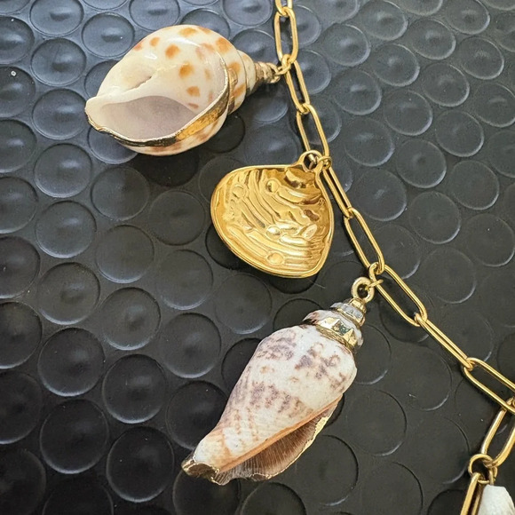 Gold Shell Charm Necklace - Picture 2 of 6
